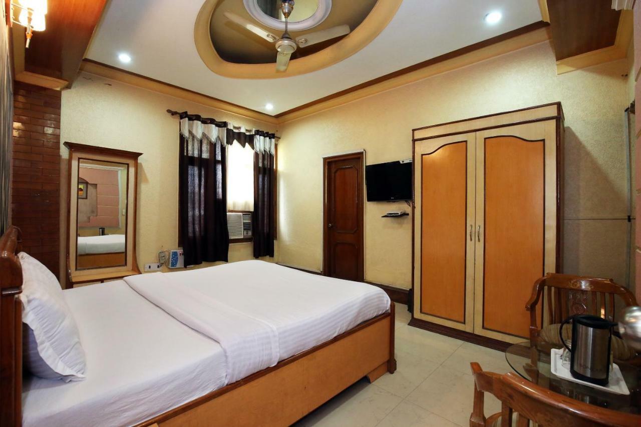 Capital O 10990 Hotel Gobind Regency Zirakpur Exterior foto