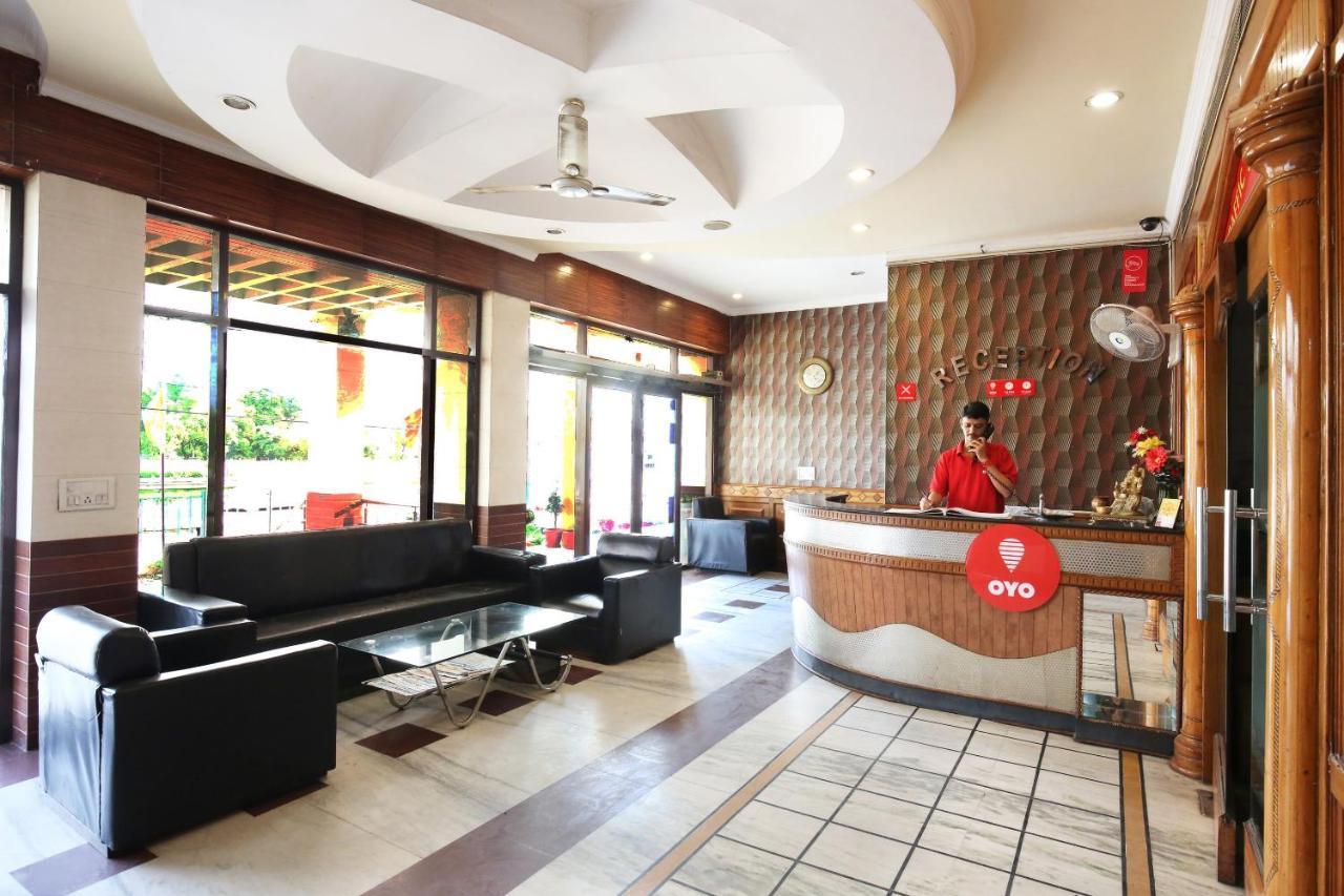 Capital O 10990 Hotel Gobind Regency Zirakpur Exterior foto